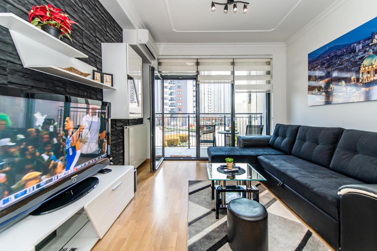 Modern In Waterfront Apartment *